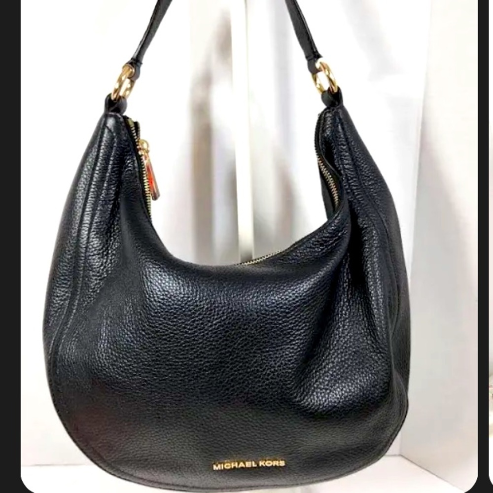Like New Michael Kors Large Bag Lydia black pebble leather
